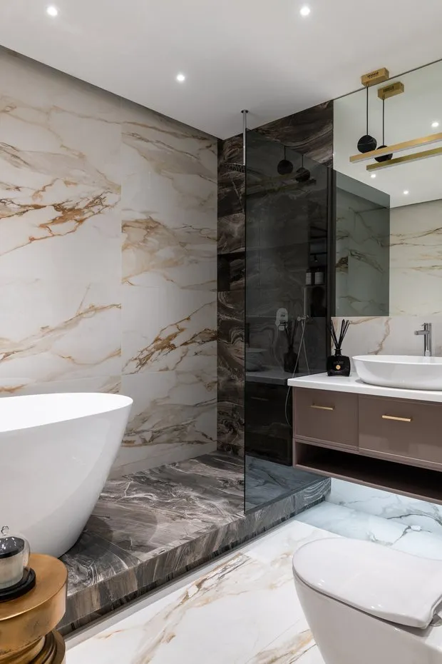 Para el acabado de las paredes se utilizó azulejo italiano Flaviker y se creó un contraste.