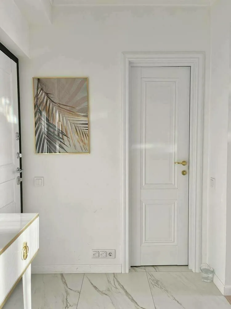 Foto: im Stil , Garderobe, Wohnung, Zimmerinterior, Umbau, Schlafzimmertür mit Garderobe, Schlafzimmer mit Garderobe, wie man eine Garderobe im Schlafzimmer macht, Ziegelhaus, Garderobenplanung, Garderobenrenovierung, kleine Garderobe – Fotos auf unserer Website