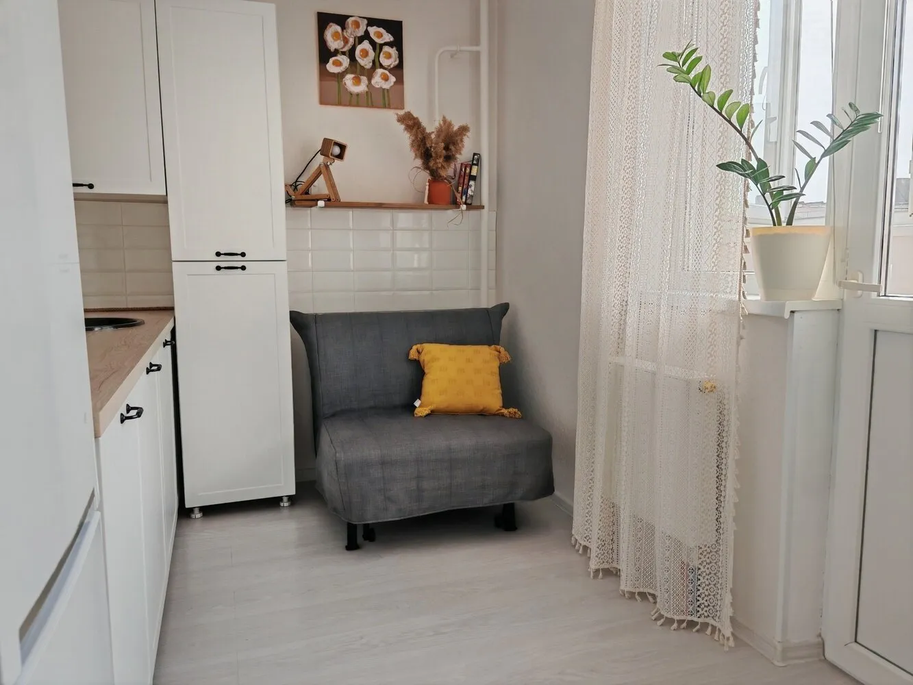 Foto: estilo moderno, apartamento pequeño, vivienda, remodelación, reforma práctica, hasta 40 metros, Gelenjik, Julia Sofronova – fotos en nuestro sitio web