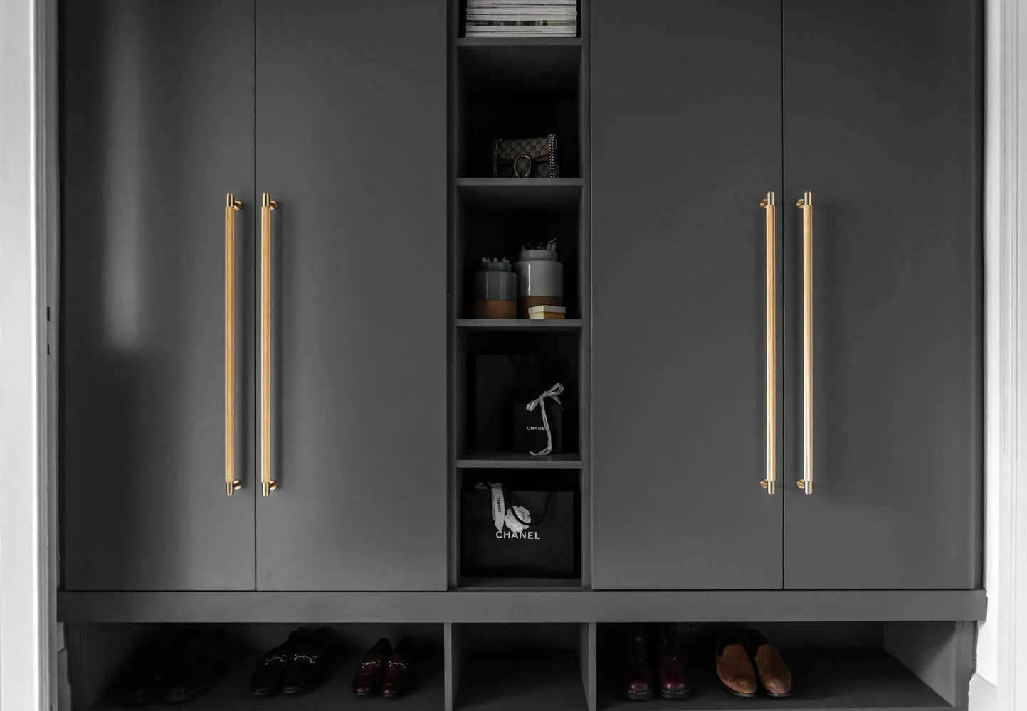 Фотографія: Прихожа в стилі Скандинавський, Класичний, Декор інтер’єру, Швеція, Бежевий, Стокгольм, Сірий, 3 кімнати, 60-90 метрів – фото на нашому сайті