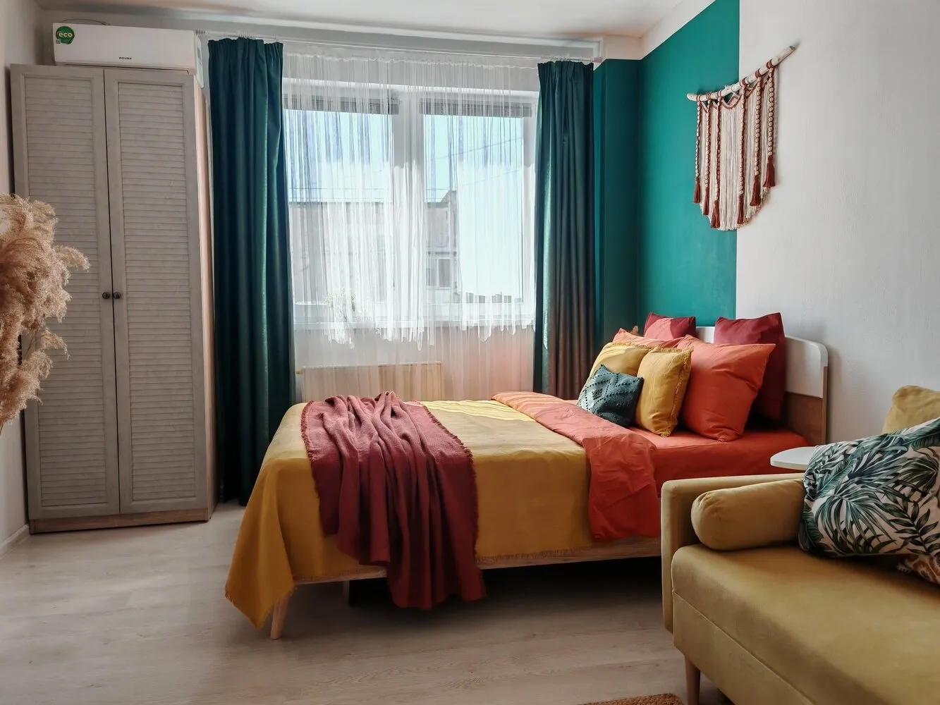 Foto: estilo moderno, apartamento pequeño, vivienda, remodelación, reforma práctica, hasta 40 metros, Gelenjik, Julia Sofronova – fotos en nuestro sitio web