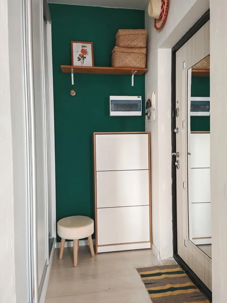 Foto: estilo moderno, apartamento pequeño, vivienda, remodelación, reforma práctica, hasta 40 metros, Gelenjik, Julia Sofronova – fotos en nuestro sitio web