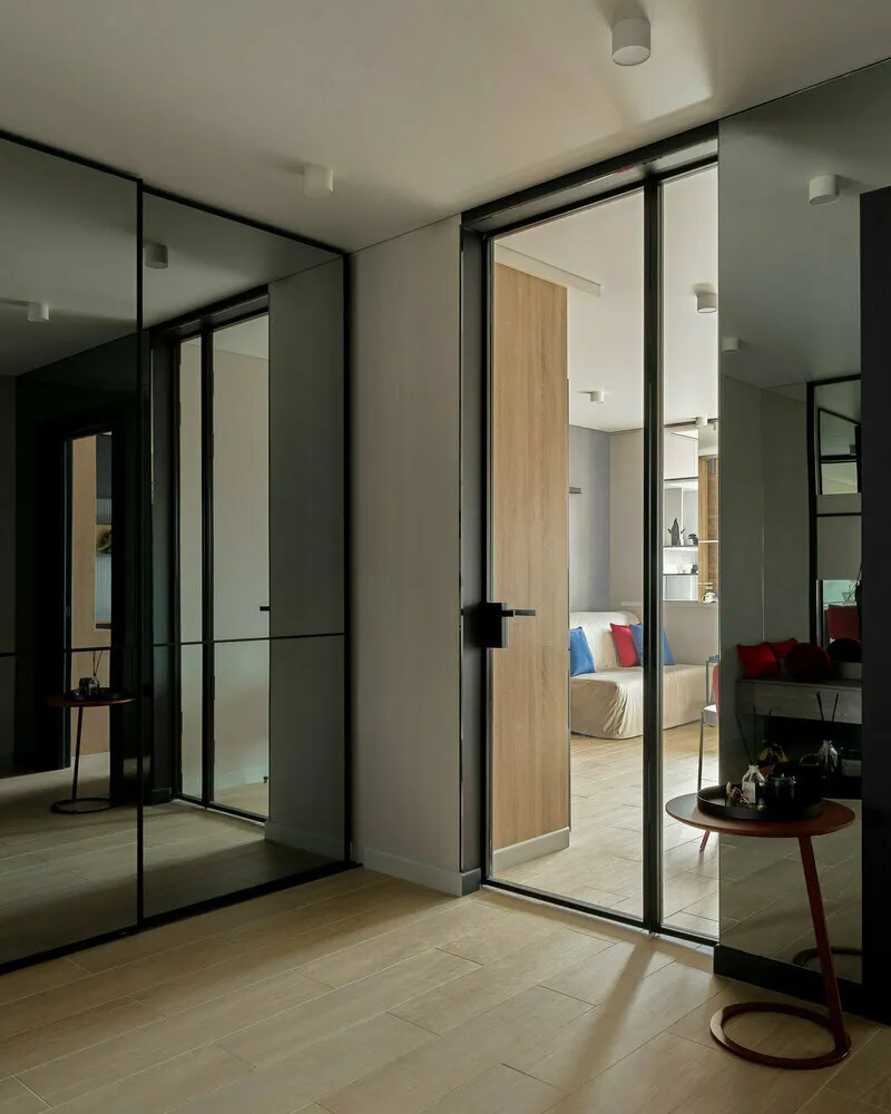 Foto: estilo diseño, Interiores de habitaciones, Diseño de interiores, Consejos, Espejos, Espejo, Decoración con espejos, cómo ampliar visualmente el área de una vivienda pequeña, espejos en dormitorios, delantal de espejo, diseño de apartamento, Cómo hacer que una pequeña vivienda parezca más espaciosa, espejo en decoración, espejos en interiores, espejo en diseño, ampliar habitación con espejos, espejos en cocina, espejos en pasillo, espejos en dormitorio – foto en nuestro sitio web