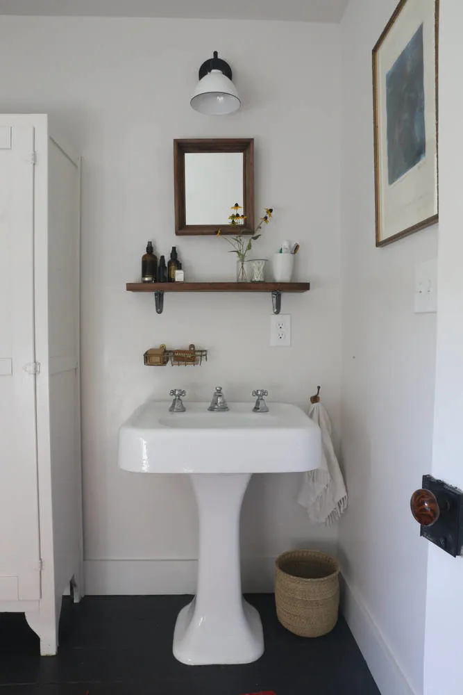 照片:斯堪的纳维亚风格房屋,提示,白色,极简主义,红色,灰色,明尼苏达州 – 网站上的照片