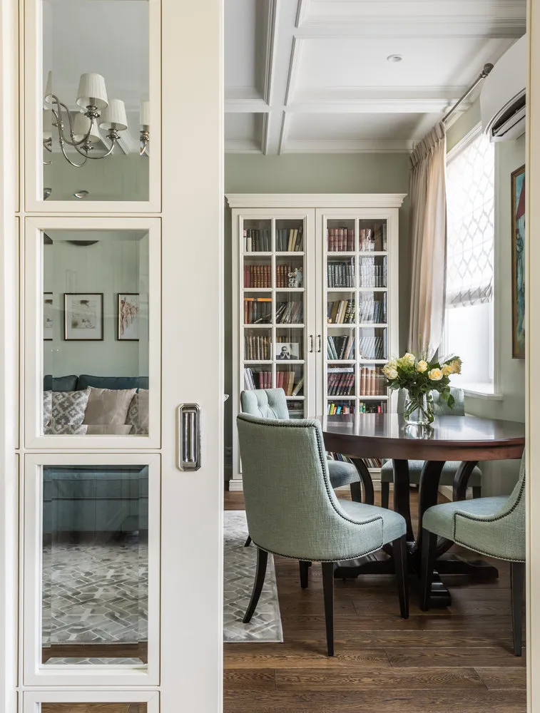 Zdjęcie: Kuchnia i jadalnia w stylu Klasyczny, Dekoracja wnętrza, Porady, Nada Zотовa, Lepna, ornament, Olesia Schliachtina, Tatiana Krasikowa, Ola Bojcova, dekoracja lepna, modyfikacje – zdjęcie na naszej stronie