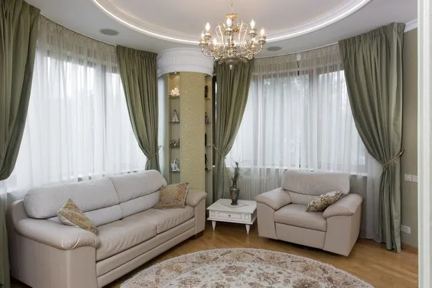 设计:米哈伊尔·埃吉扬