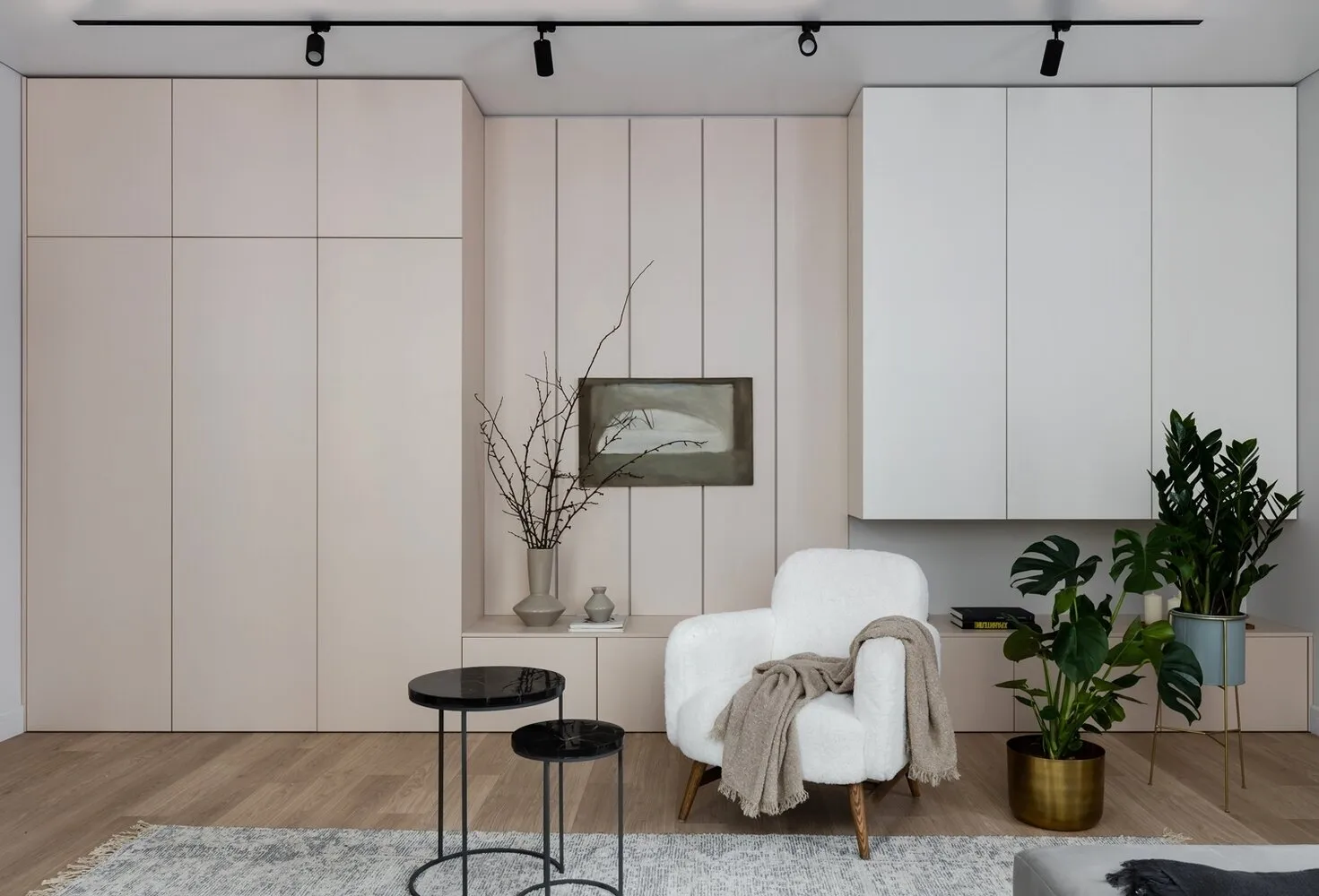 Foto: Sala de estar en estilo Moderno, Decoración de interiores, Apartamento, Proyecto de la semana, San Petersburgo, 2 habitaciones, 60-90 metros, Silva Gonian Design, Silva Gonian – fotos en nuestro sitio web