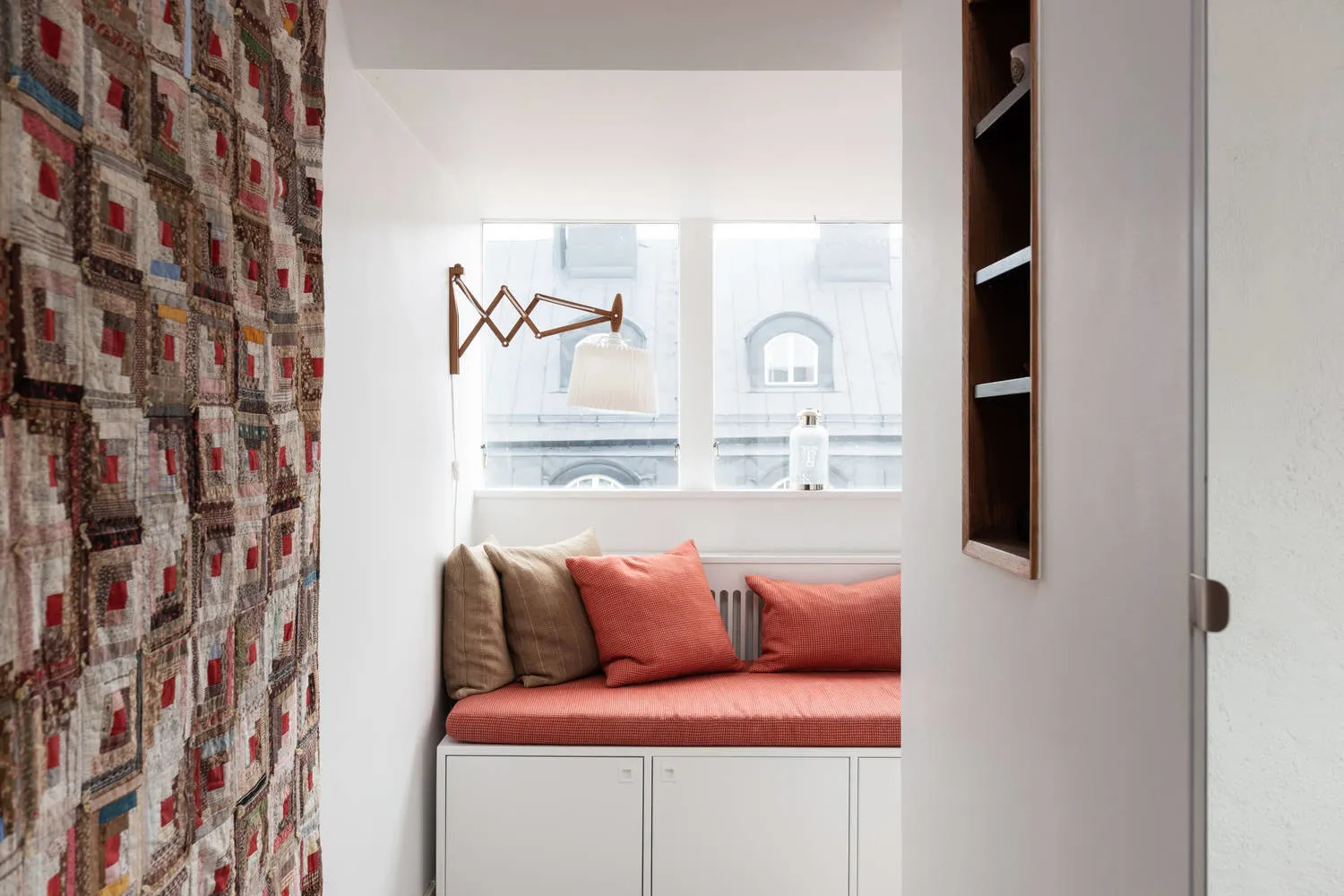 照片:北欧风格家具和照明,现代,室内装饰,公寓,白色,米色,3个房间,超过90平方米 – 我们网站上的照片