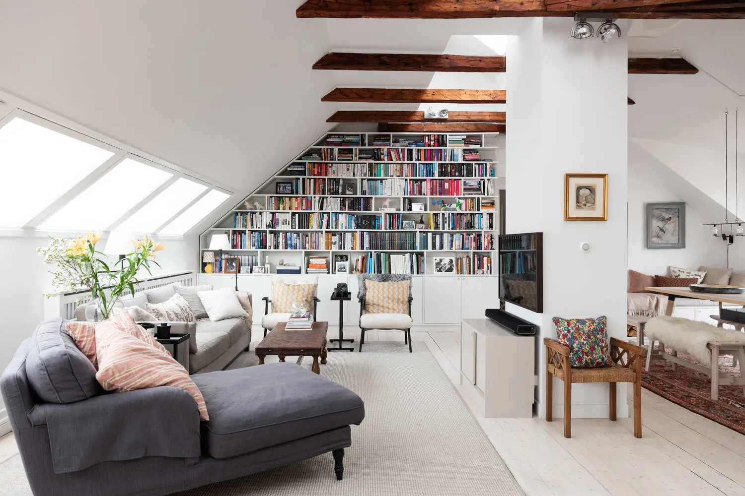 照片:北欧风格客厅,现代,室内装饰,公寓,白色,米色,3个房间,超过90平方米 – 我们网站上的照片