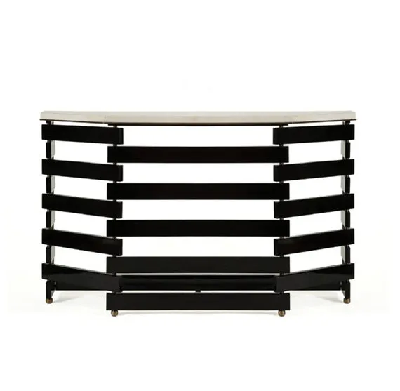 Hexagono边桌。设计：让·路易·德尼奥为Jean de Merry