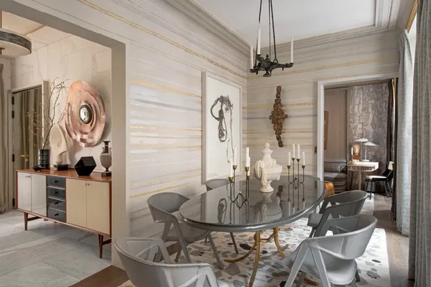 装饰师的巴黎公寓餐厅。设计：让·路易·德尼奥