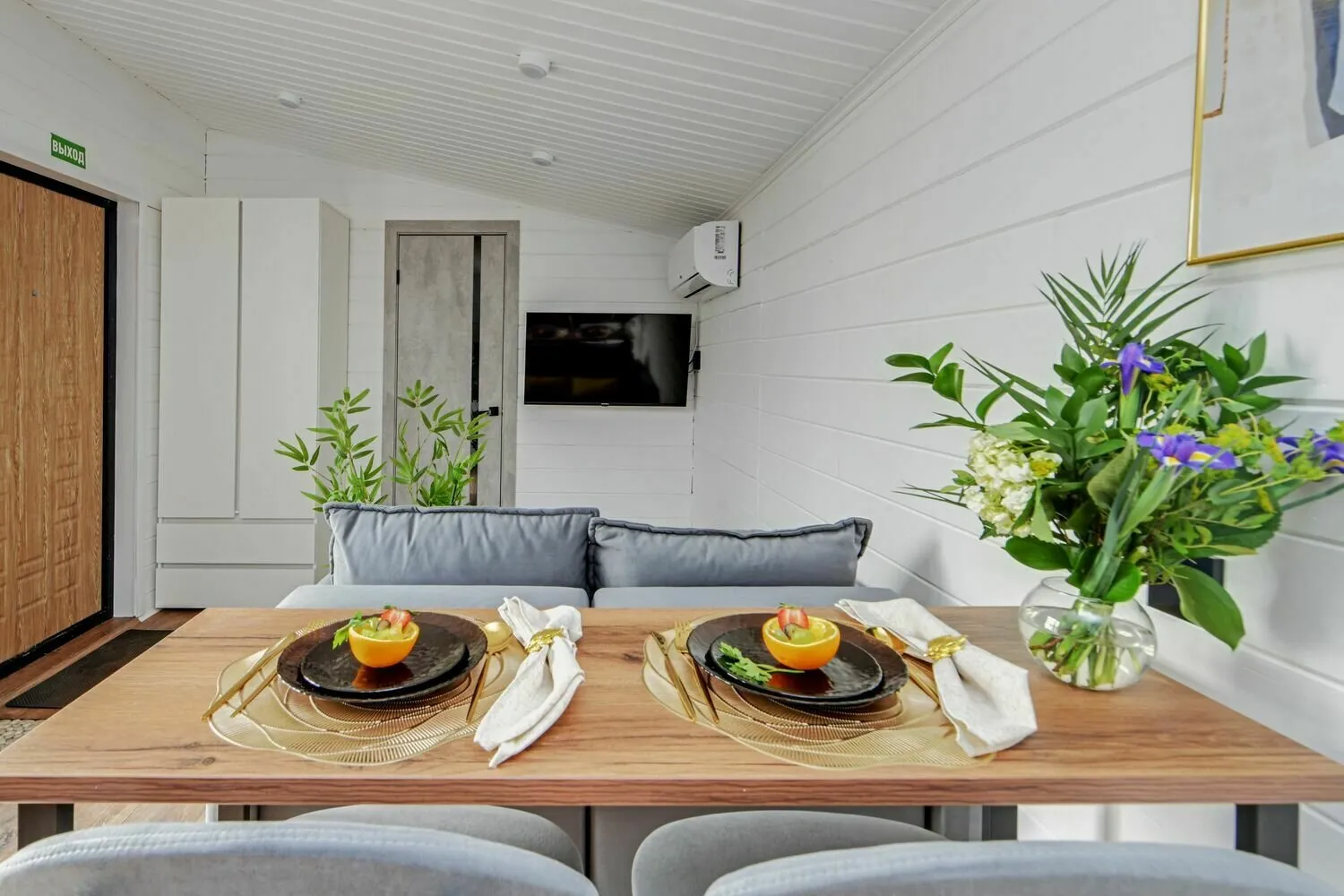 Foto: Küche und Essbereich im skandinavischen Stil, Modern, Haus, Projekt des Tages, Haus und Ferienwohnung, bis 40 m² – Fotos auf unserer Website