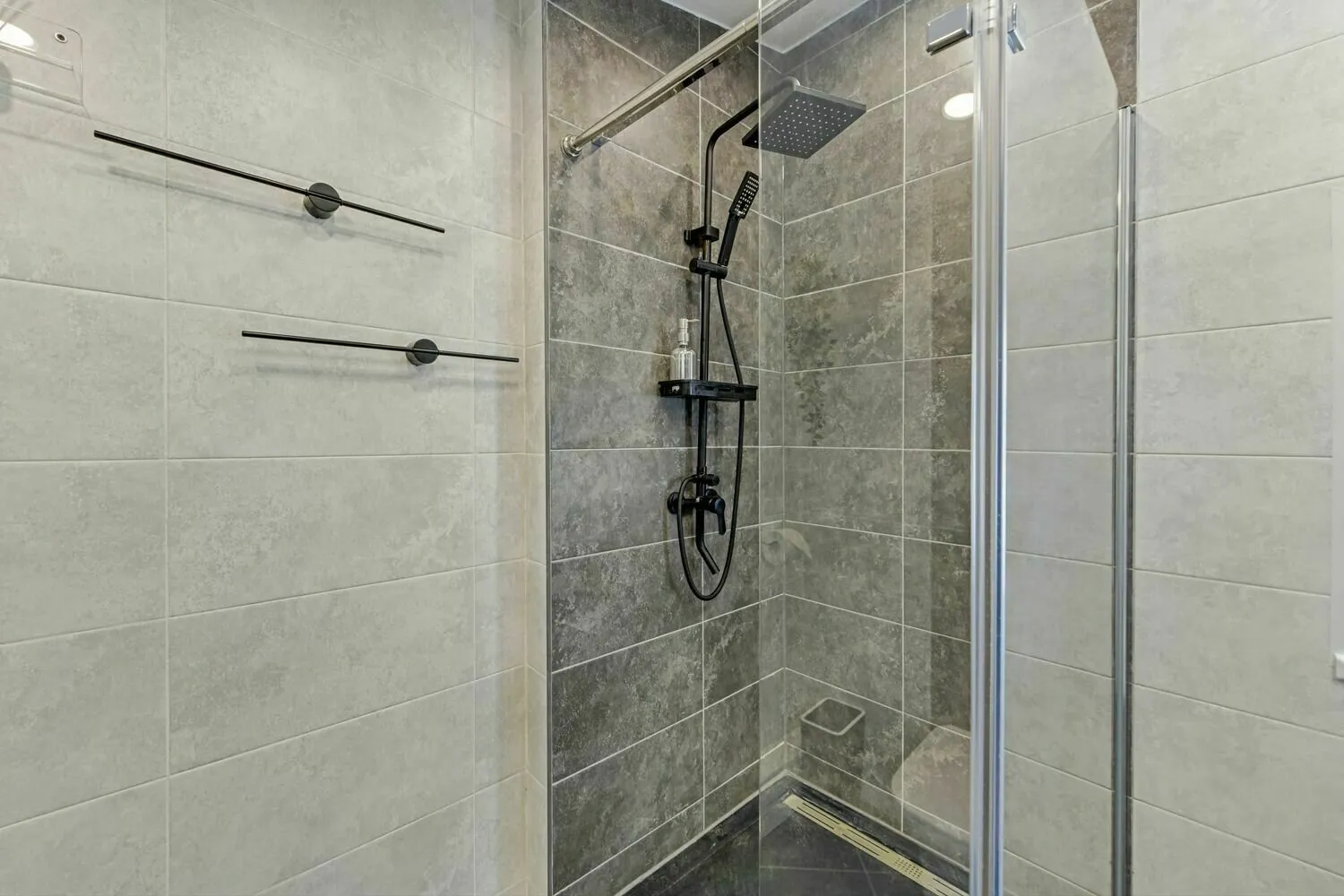 Foto: Bad im Modernen Stil, Haus, Projekt des Tages, Haus und Ferienwohnung, bis 40 m² – Fotos auf unserer Website