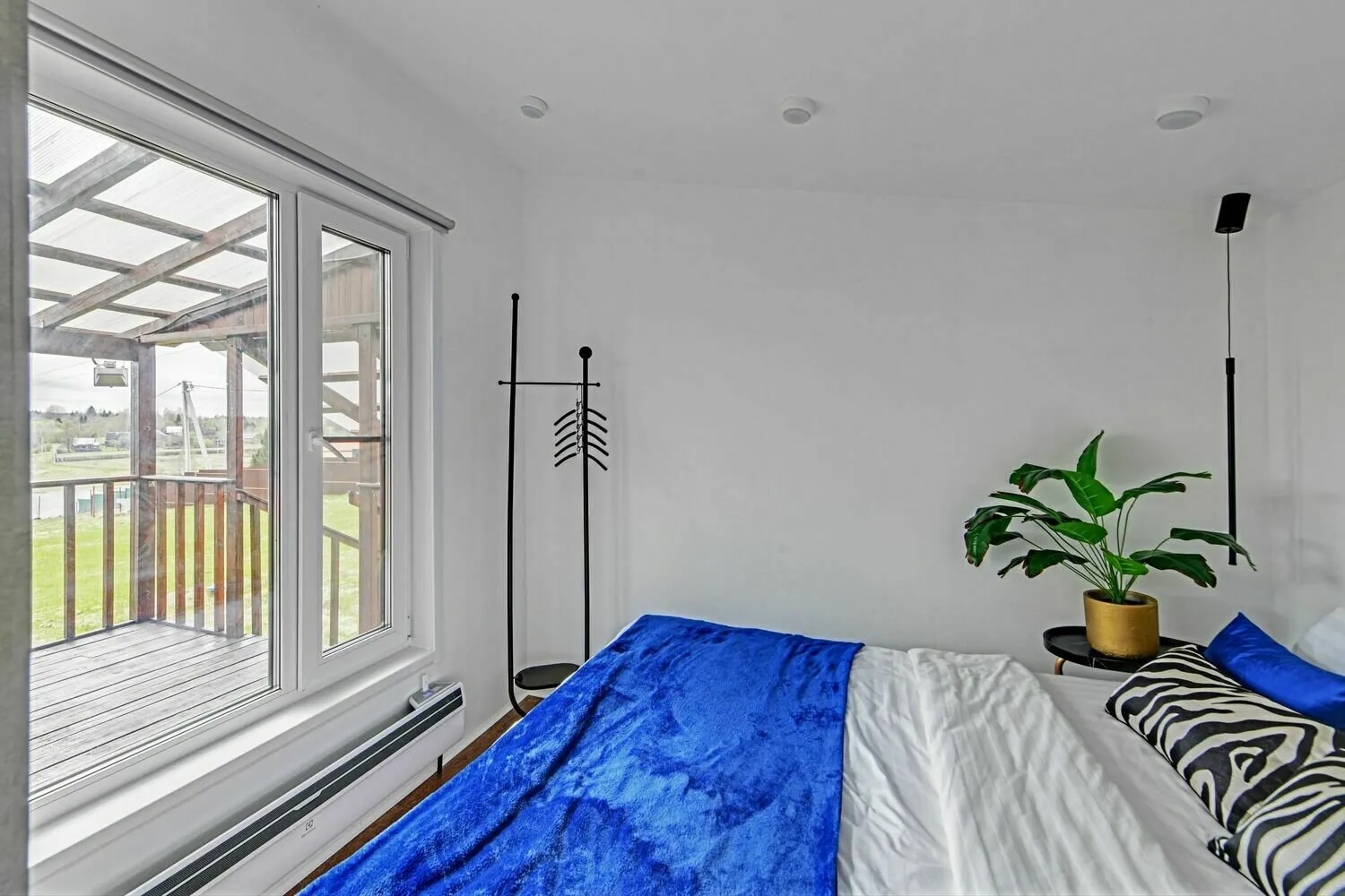 Foto: Schlafzimmer im skandinavischen Stil, Modern, Haus, Projekt des Tages, Haus und Ferienwohnung, bis 40 m² – Fotos auf unserer Website