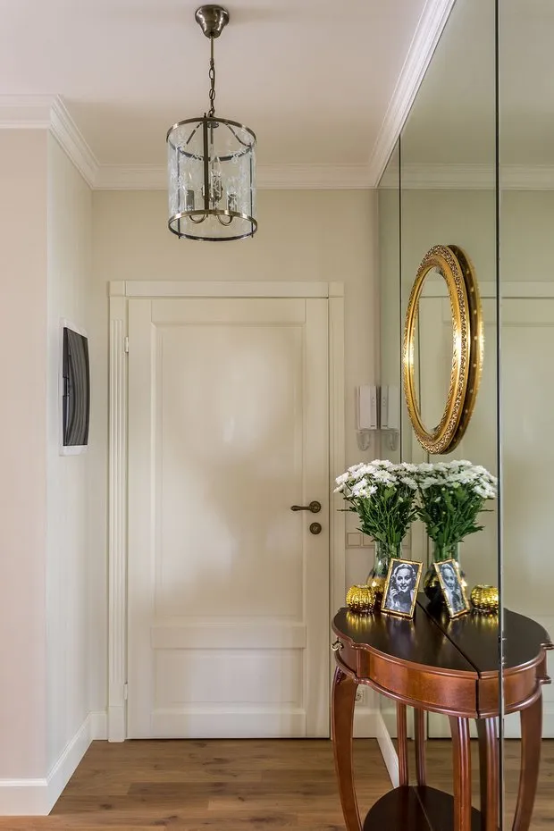 Foto: Entrada en estilo Clásico, Apartamento pequeño – foto en nuestro sitio web