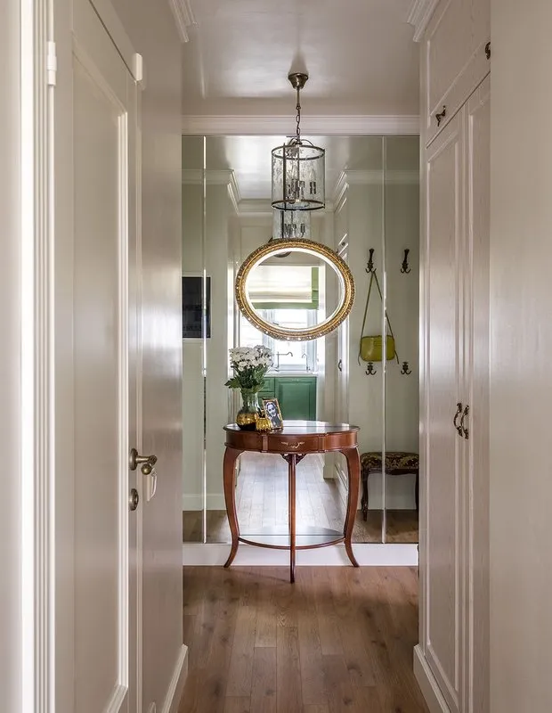 Foto: Entrada en estilo Clásico, Apartamento pequeño – foto en nuestro sitio web