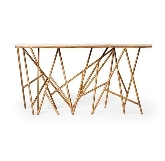 Pernas边桌。设计：让·路易·德尼奥为Jean de Merry