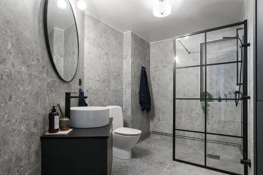 照片:斯堪的纳维亚浴室,极简主义,公寓,小贴士,40-60平方米 – 我们网站上的照片