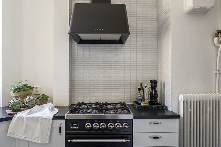 Фотография: Кухня и столовая в стиле Современный, Скандинавский, Декор интерьера, Квартира – фото на нашем сайте