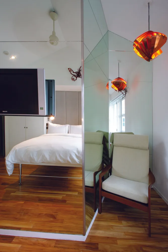 照片:极简主义风格卧室,酒店指南 – 我们网站上的照片