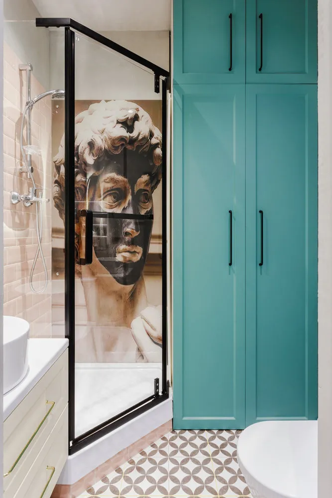 Foto: Badezimmer im Stil Eklectik, Kleine Wohnung, kleine Schlafzimmer – Foto auf unserer Website