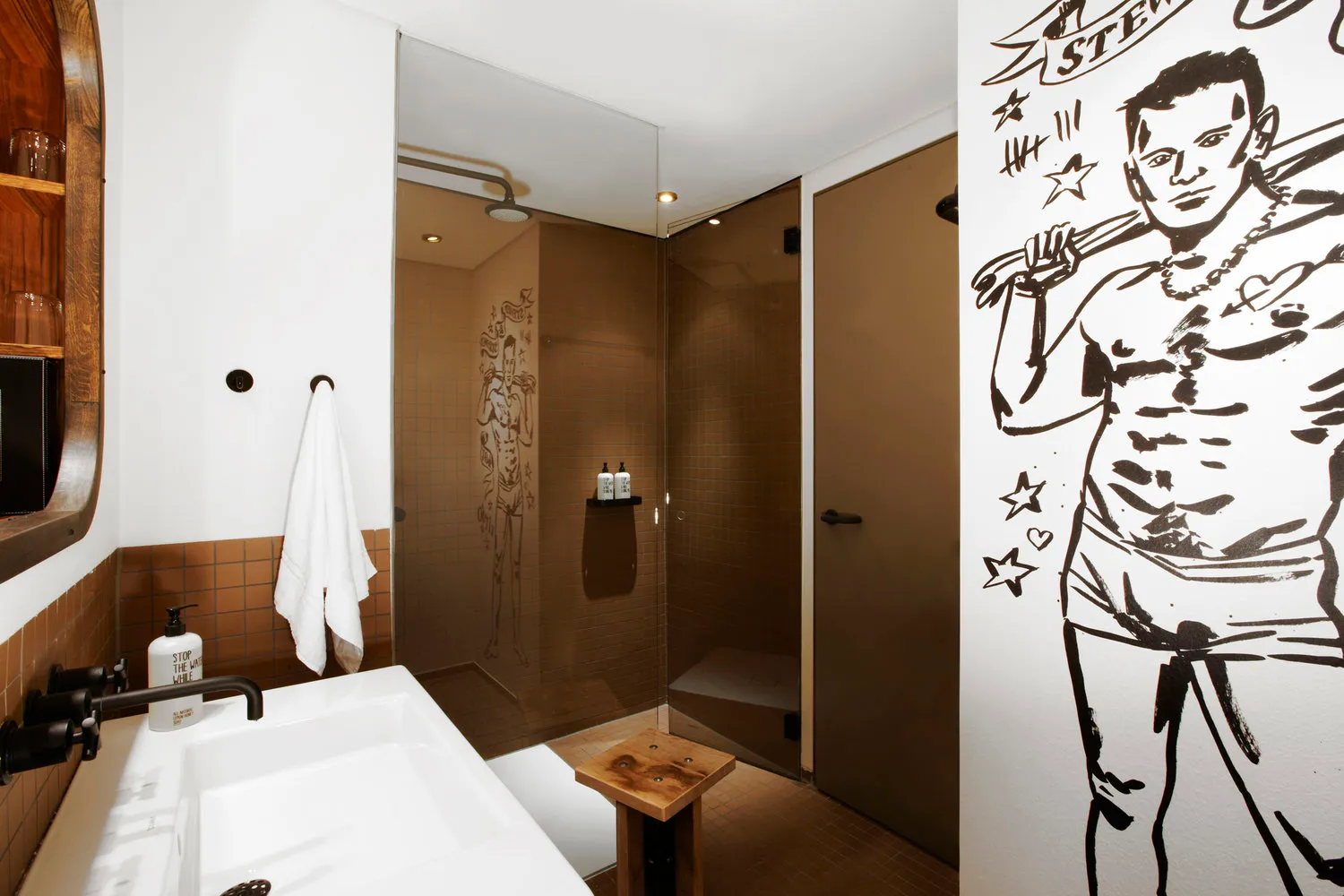 照片:现代风格浴室,酒店指南 – 我们网站上的照片