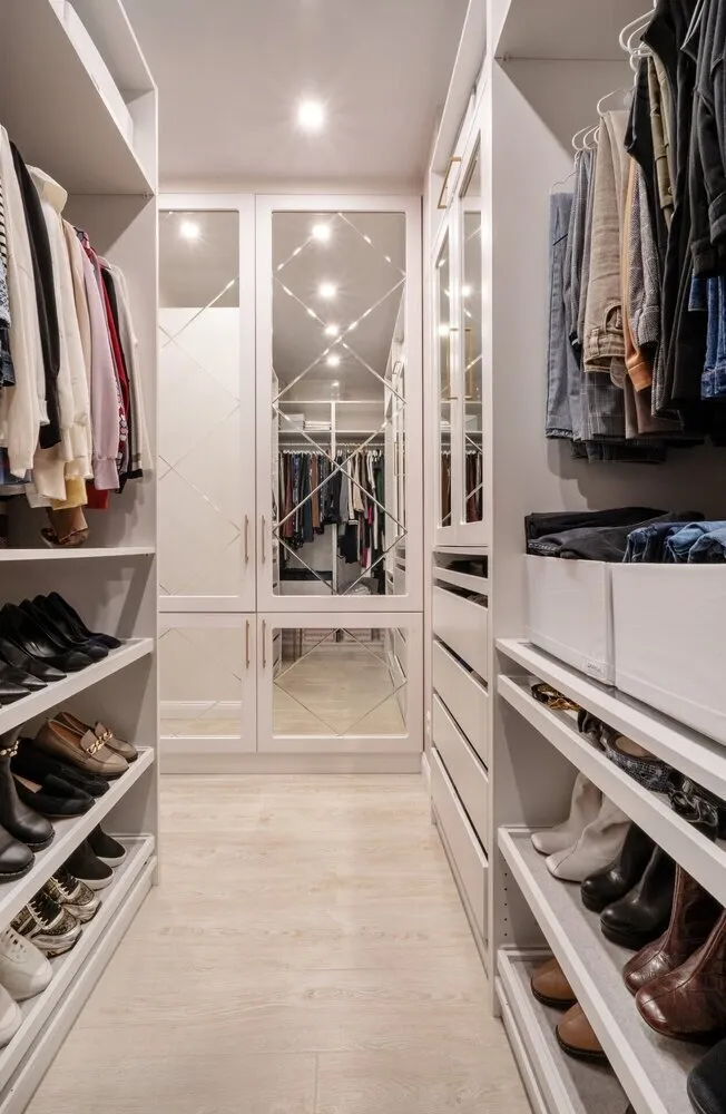 Foto: In Stil, Garderobe, Zimmerinterior, Interior-Stil, Innenraumdesign, Tipps, wie man eine Garderobe in einer Wohnung einrichtet, wie man eine Garderobe baut, Garderobe in einer Kleinstwohnung, Einrichtung einer eigenständigen Garderobe, Garderobe in einer Einzimmerwohnung, wie man eine Garderobe einrichtet, Design einer Garderobe, Planung einer Garderobe, Schlafzimmer mit Garderobe, Garderobe in einer Wohnung, Wohnung mit Garderobe, Speicherung in einer kleinen Garderobe, Garderoben, Wie man eine Garderobe in einer Einzimmerwohnung einrichtet – Foto auf unserer Website
