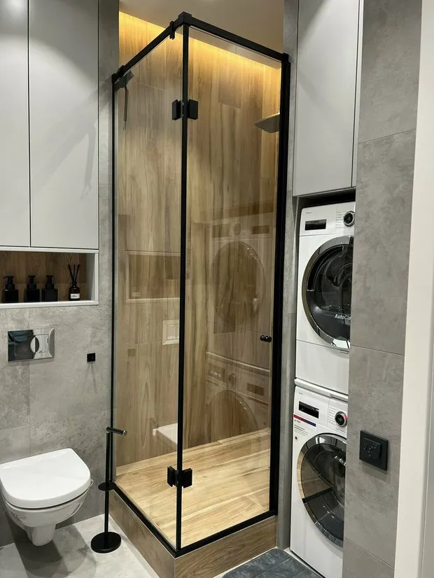 La red de agua se realizó con tuberías de polietileno reticulado Rehau Stabil 16. Los especialistas montaron una zona colectora con sistemas de protección contra filtraciones.