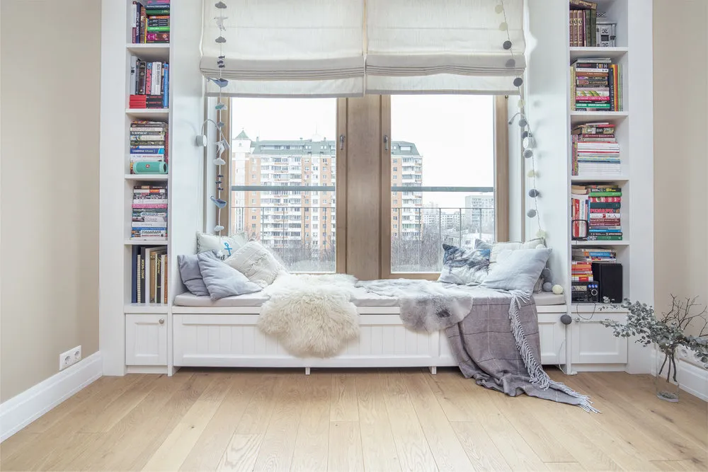 Fotografie: Wohnzimmer im Skandinavischen Stil, Fensterbrett, Guide, Rustem Urazmetov, „Gemütliche Wohnung“, wie man das Fensterbrett nutzt, Natalia Preobrazhenskaya, Irina Legotkina, Irina Chistjakova, Ruhezone am Fensterbrett, Ksenia Strekoza, Anna Pawlowskaja, ToTaste Studio, Marina Zhukova, Alexander Arngoltd – Foto auf unserer Website