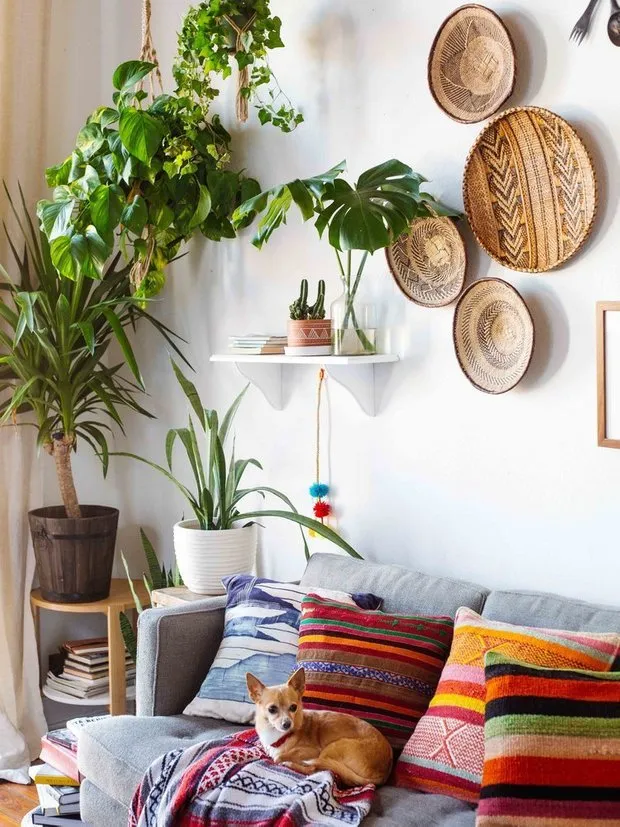 照片:北欧风客厅,折中风格,室内装饰,美国,粉色,如何布置租赁公寓,如何改善租赁公寓的内饰,租赁公寓装饰,明亮的室内设计,新奥尔良 – 我们网站上的照片