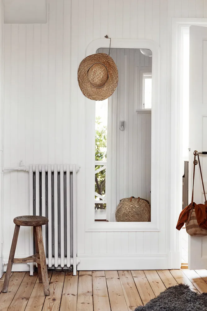 Photo: Hallway in Provence and Cottage style, Scandinavian, Decoration and DIY, House, Sweden, Home decor, White, Stockholm, Grey, Cozy minimalism – photo on our website