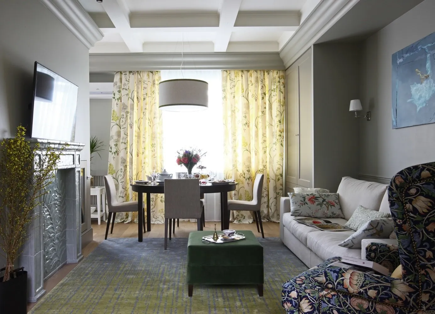 照片：古典风格客厅，公寓，每周项目，莫斯科，混凝土房屋，3个房间，超过90平方米，娜塔莉亚·马斯洛娃，尤利娅·哈里托诺娃，3L装饰局——我们网站上的照片