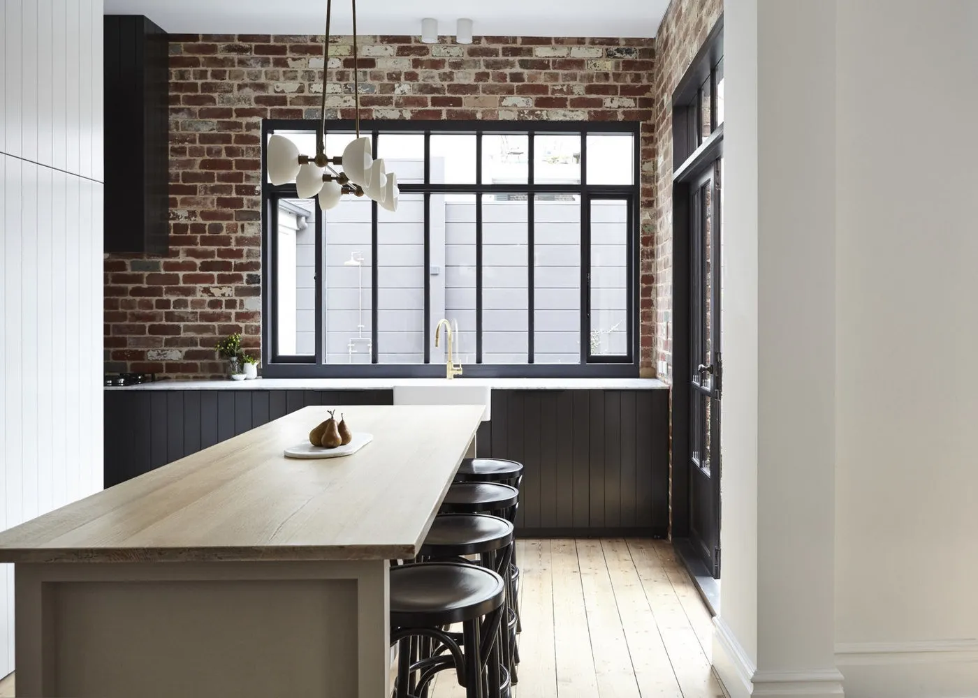 照片:Loft风格厨房与餐厅,室内装饰,房屋,墨尔本,前后对比 – 网站上的照片