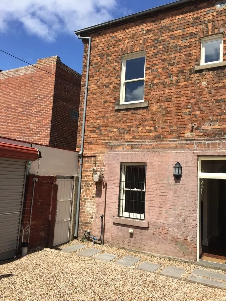 照片:普罗旺斯与乡村风格客厅,室内装饰,房屋,墨尔本,前后对比 – 网站上的照片