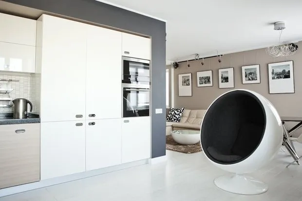 Фотография: Кухня и столовая в стиле Хай-тек, Ремонт на практике, Андрей Лямин-Бородин – фото на нашем сайте