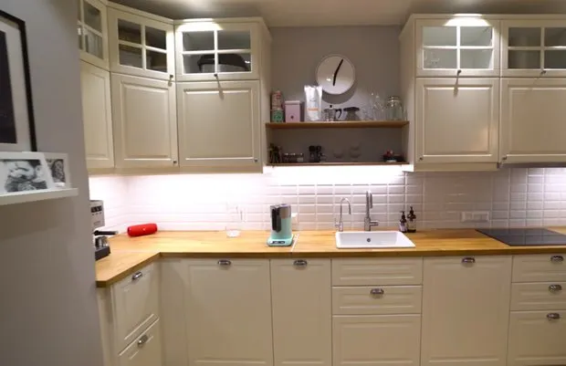 照片：北欧风格，厨房与餐厅，儿童房，卧室，衣柜，实景翻新，3个房间 – 我们网站上的照片