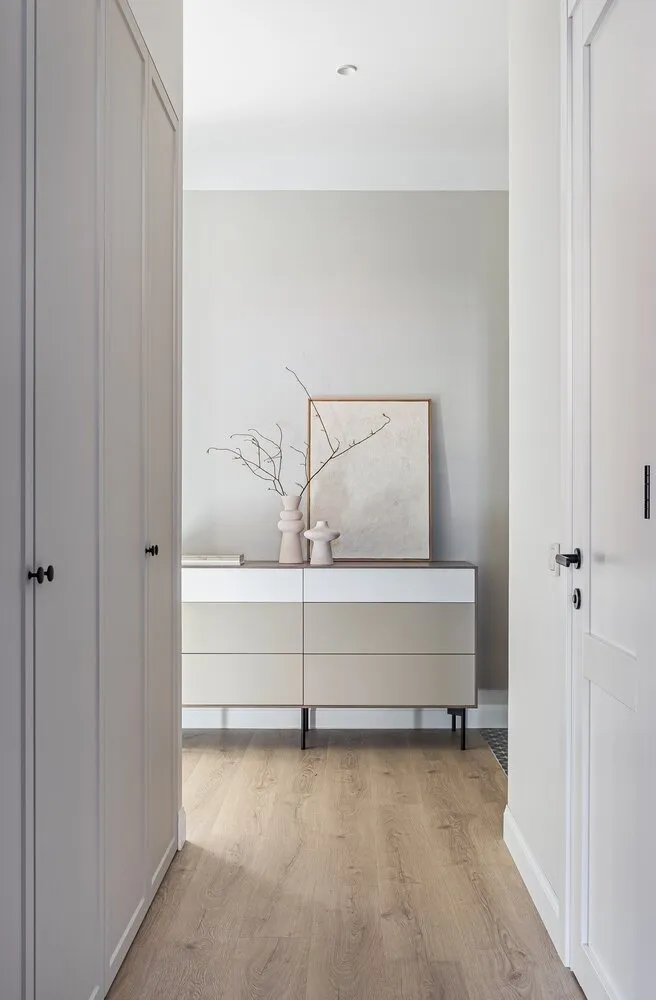 Foto: Entrada en estilo Escandinavo, Moderno, Minimalismo, Apartamento, Proyecto de la semana, Moscú, 2 habitaciones, 60-90 metros, María Pashkevich – foto en nuestro sitio web