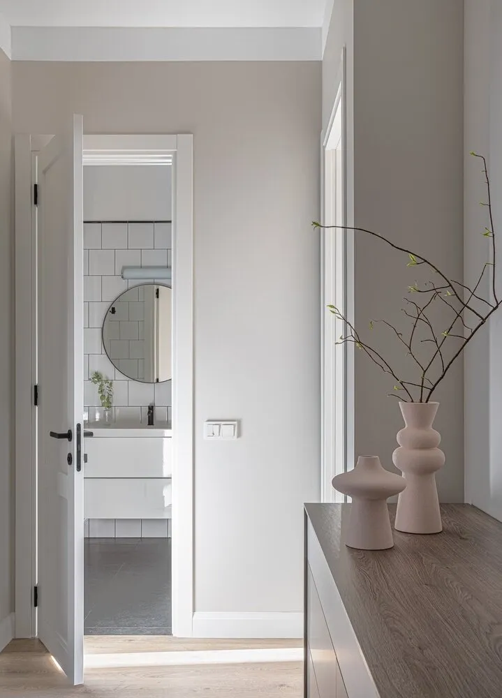 Foto: Entrada en estilo Escandinavo, Moderno, Minimalismo, Apartamento, Proyecto de la semana, Moscú, 2 habitaciones, 60-90 metros, María Pashkevich – foto en nuestro sitio web