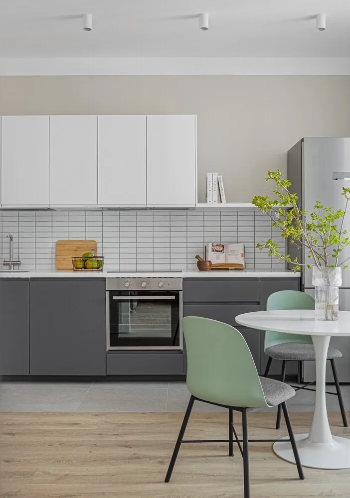 Foto: Cocina y comedor en estilo moderno, Escandinavo, Apartamento, Proyecto de la semana, Moscú, 2 habitaciones, 60-90 metros, María Pashkevich – foto en nuestro sitio web