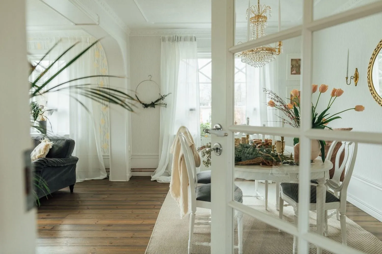 照片：厨房与餐厅风格，普罗旺斯与乡村，经典，斯堪的纳维亚，折中主义，房屋，瑞典，白色，小屋，斯德哥尔摩，灰色，蓝色，棕色，房屋与小屋，4张或更多 – 我们网站上的照片