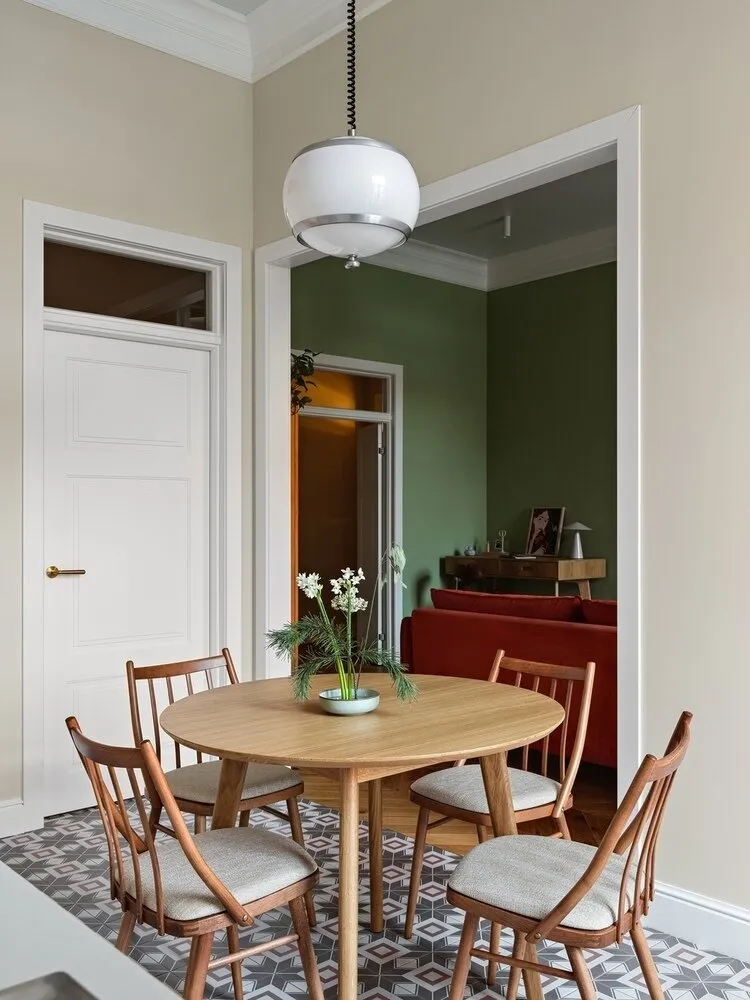 Foto: Cocina y comedor en estilo Escandinavo, Moderno, Vivienda, Consejos, Edificio de ladrillo, Anastasia Zarquía, Vintage – foto en nuestro sitio web