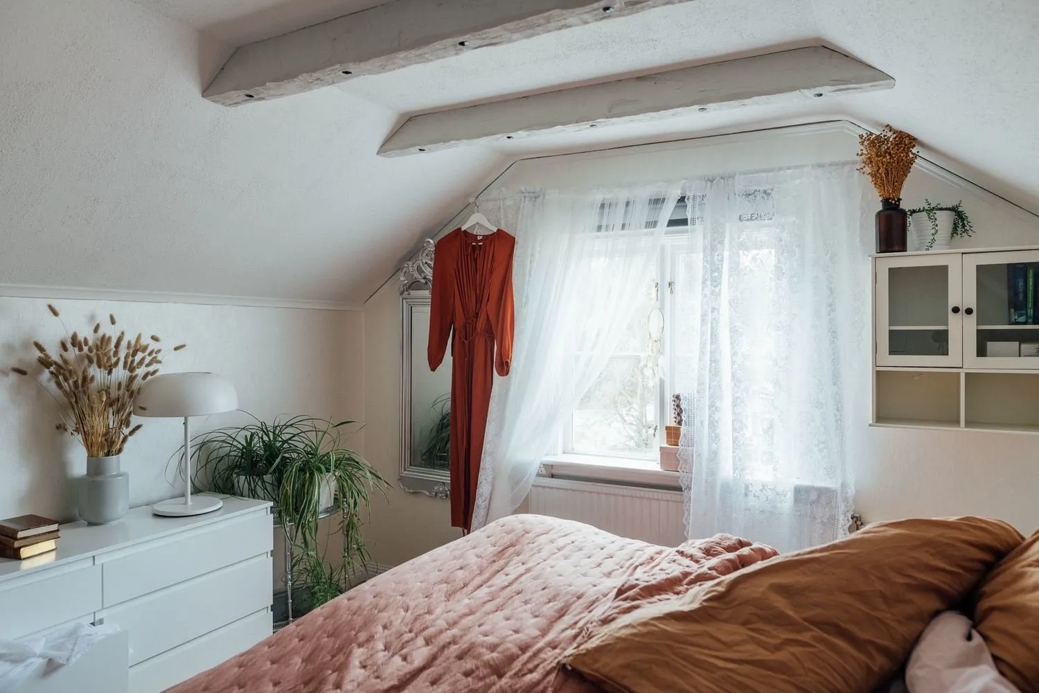 照片：卧室风格，普罗旺斯与乡村，经典，斯堪的纳维亚，折中主义，房屋，瑞典，白色，小屋，斯德哥尔摩，灰色，蓝色，棕色，房屋与小屋，4张或更多 – 我们网站上的照片