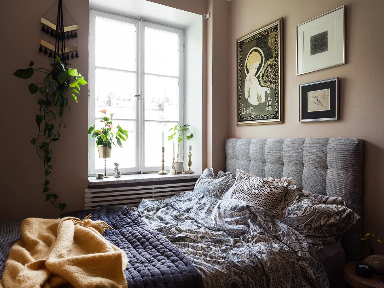 照片:现代风格卧室,厨房与餐厅,客厅,斯堪的纳维亚,折中主义,室内装饰,公寓,瑞典,装饰,绿色,斯德哥尔摩,如何营造温馨氛围,如何布置两居室公寓,2个房间,40-60平方米,如何搭配图案 – 网站上的照片