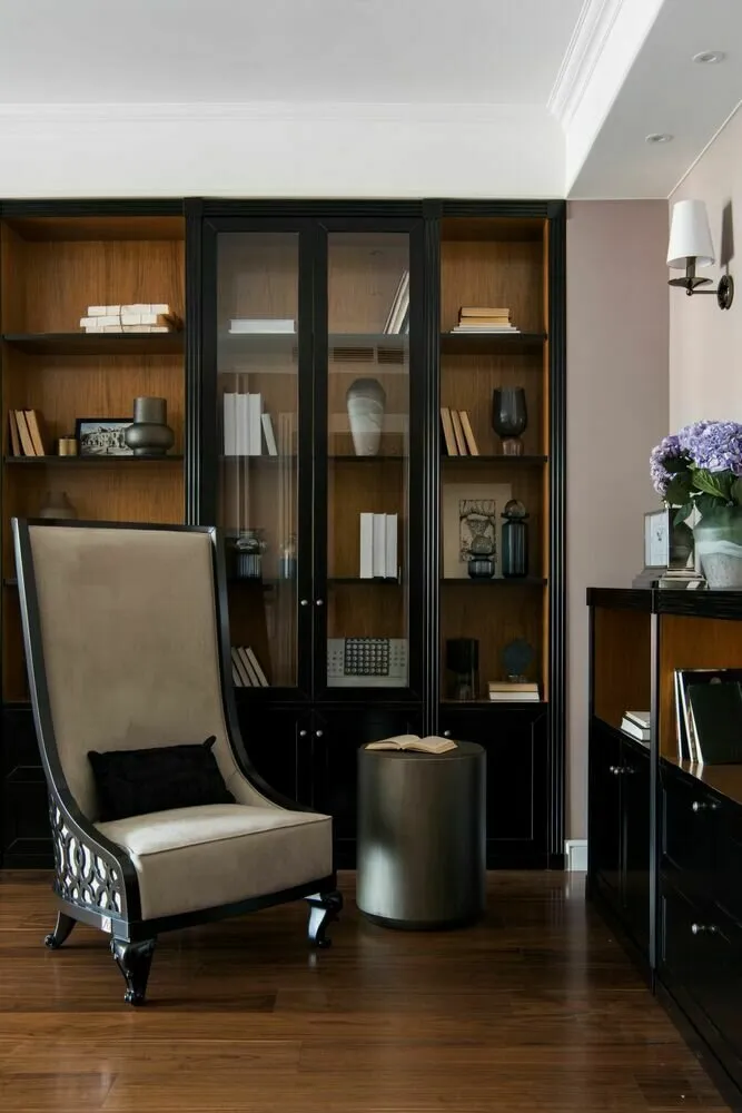 Foto: Estudio estilo clásico, Proyecto de la semana, Más de 90 metros cuadrados – fotos en nuestro sitio web