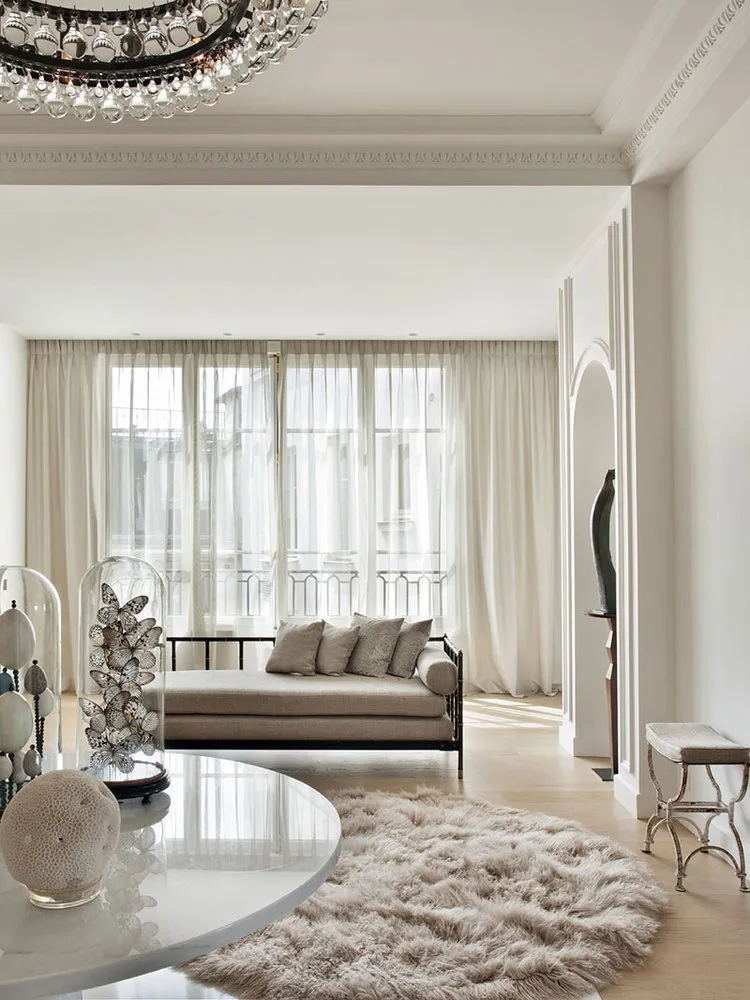 照片：古典与现代风格的客厅，室内装饰，法国巴黎 – 我们网站上的照片