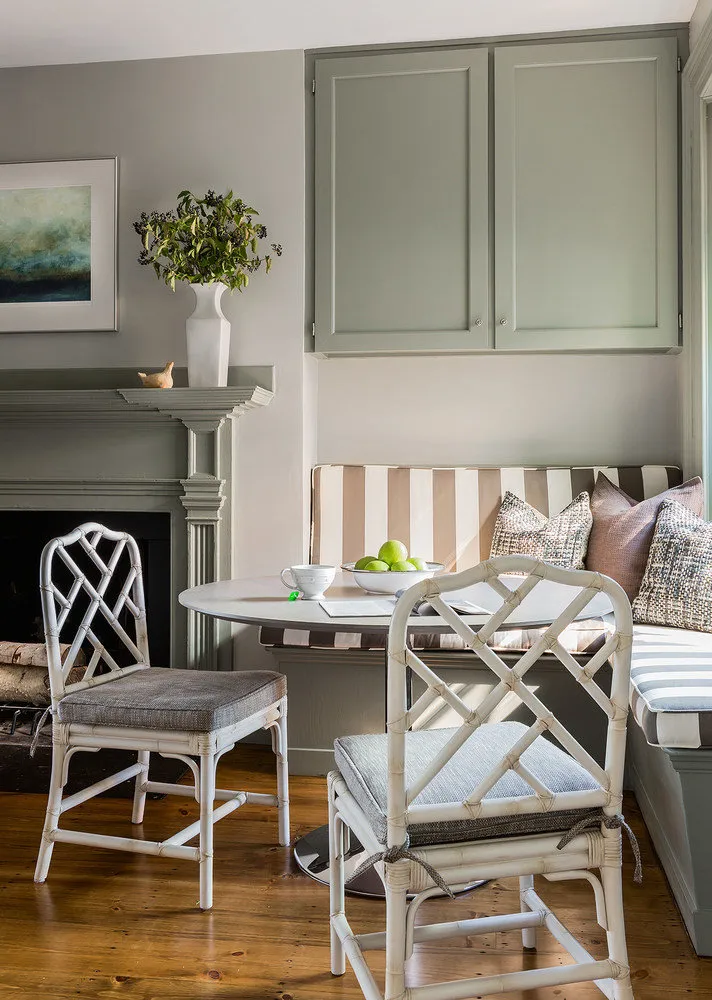 照片：经典风格厨房和餐厅，室内装饰，住宅与乡村别墅，联排别墅 – 我们网站上的照片