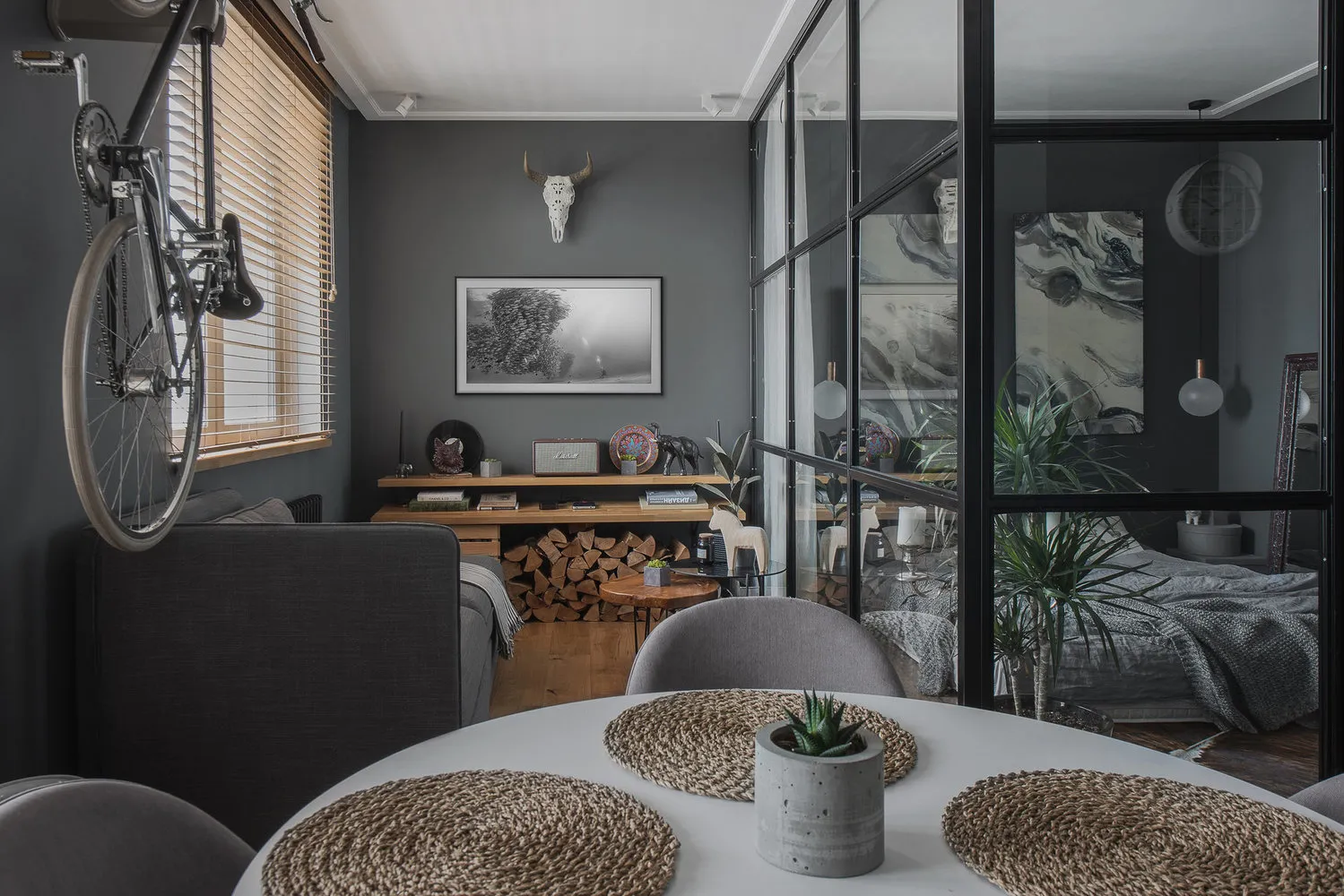 照片：北欧风格厨房和餐厅，现代，Gid， Marina Sarkisyan，房间里的壁炉，如何让室内温馨，温馨之家，室内电壁炉，公寓壁炉，BoomPlanner，Irina Nosova，Alexandra Ermilova，Natalia Chuvinova，RusKlimat – 我们网站上的照片