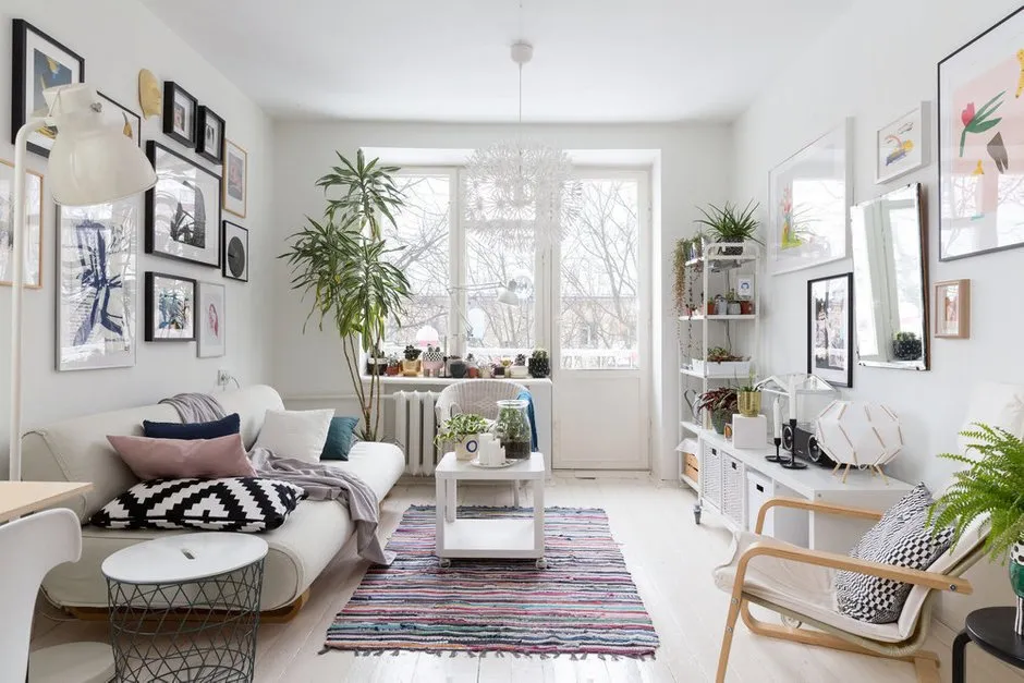 照片：北欧风格客厅，Gid， Marina Sarkisyan，房间里的壁炉，如何让室内温馨，温馨之家，室内电壁炉，公寓壁炉，BoomPlanner，Irina Nosova，Alexandra Ermilova，Natalia Chuvinova，RusKlimat – 我们网站上的照片