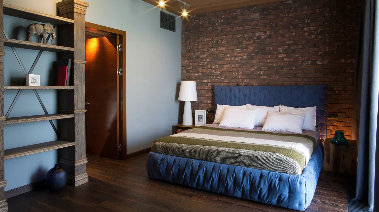 照片： loft风格卧室，现代，房屋，每周项目，城乡住宅，罗斯托夫地区，叶夫根尼·扎多罗日尼，建筑工作室“CHADO”，砖饰 – 我们网站上的照片