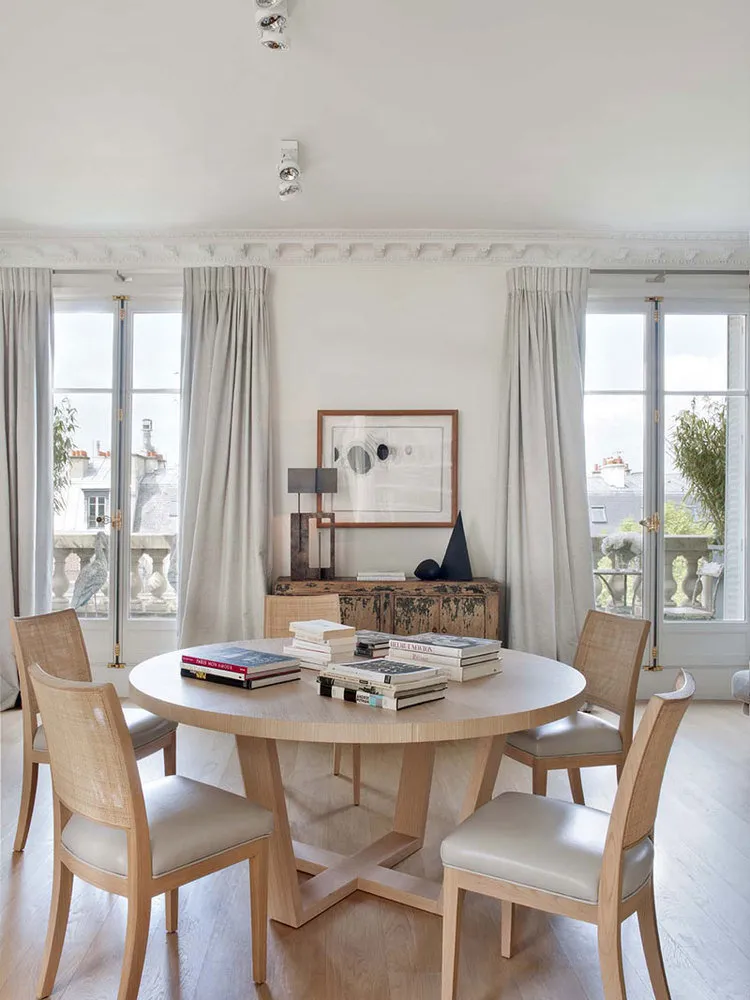 照片：普罗旺斯与乡村风格的客厅，室内装饰，法国巴黎 – 我们网站上的照片